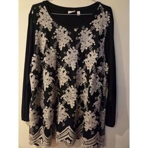 LOGO Lori Goldstein Women's Black and White Top 3X